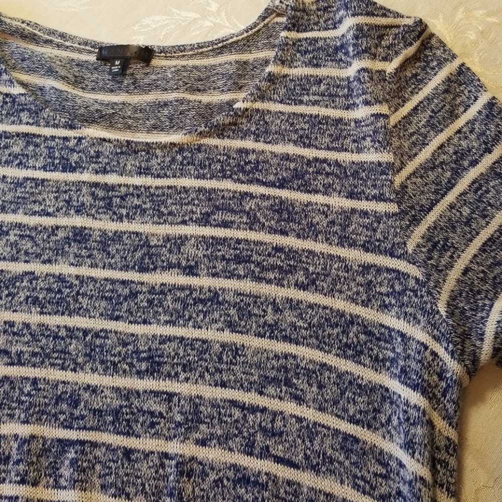 Hannah, long-sleeved top.